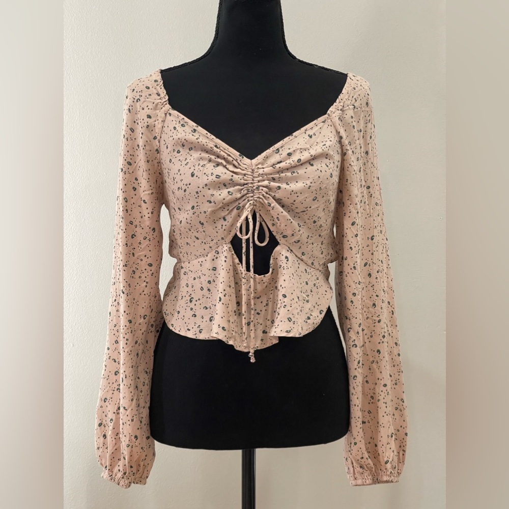 Kirious‎ L Blush/Green Patterned Blouse Abdomen Cut Out V Neck Cropped